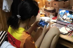 成人 摸老师奶头喷水,揭秘背后真相与伦理争议